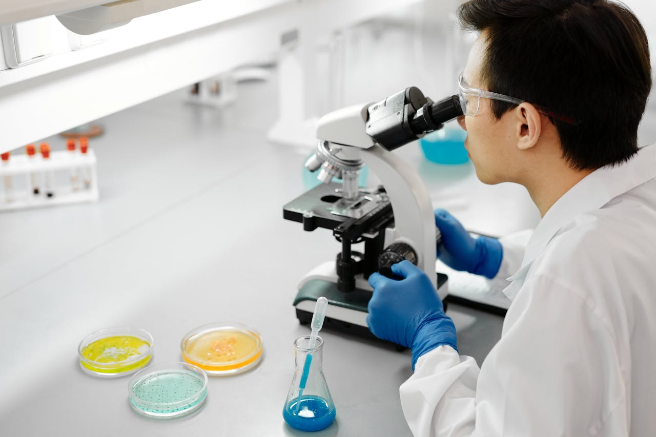 What Counts as Advanced Training in STEM Research?