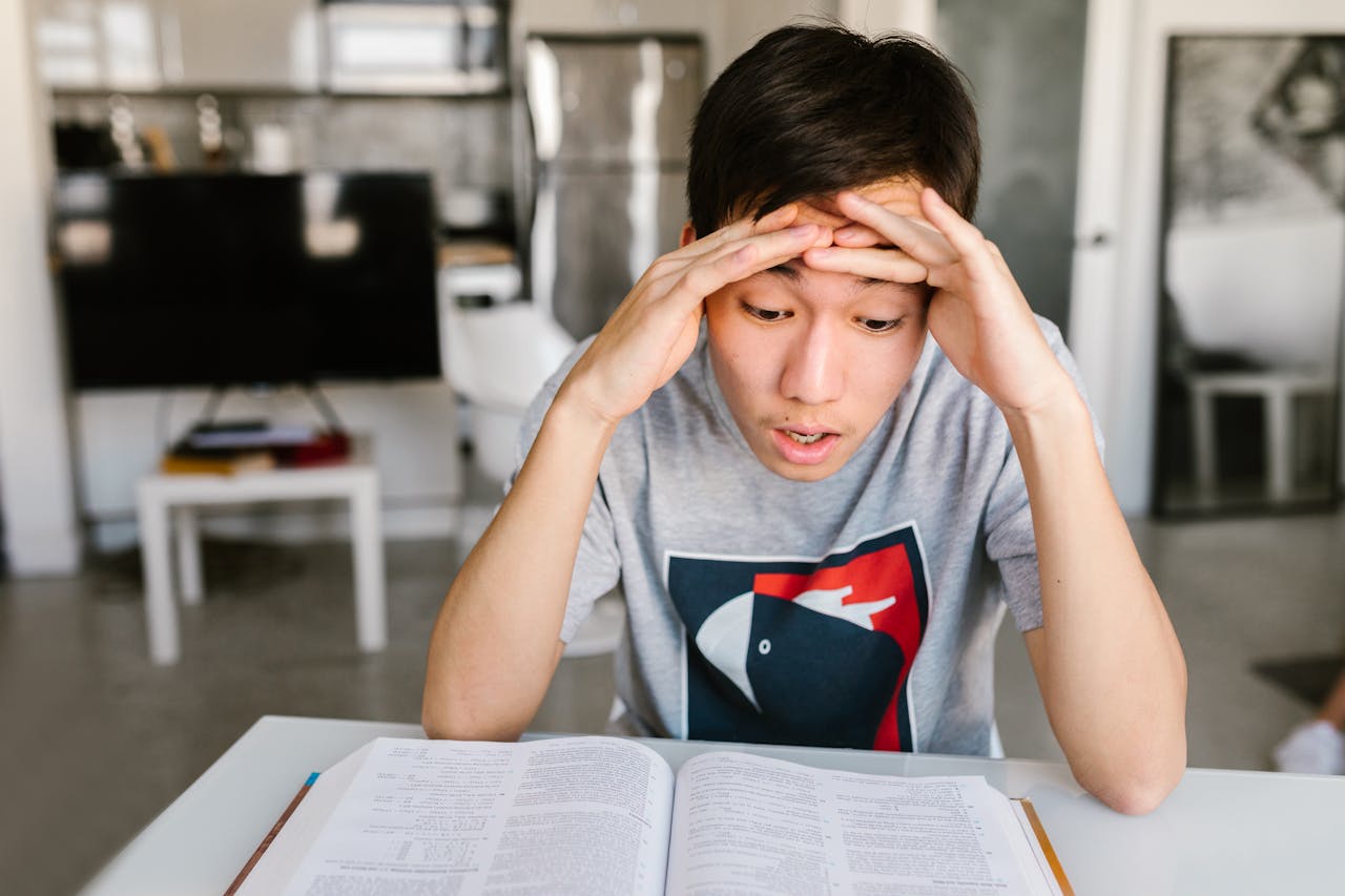 How to Use Pronouns for Personal College Essays